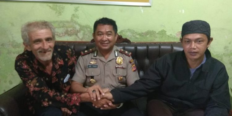 Polsek Ciampea Tangani Kejadian Viralnya Bule Yang Marah-Marah Karena Suara Sholawat Di Mushola