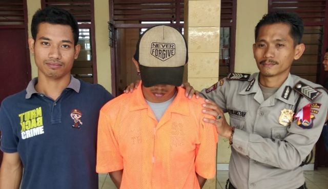 Bolak Balik Nyolong HP di Rumah Tetangga Akhirnya Terciduk Bolak Balik Nyolong HP di Rumah Tetangga Akhirnya Terciduk