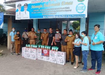 BSS Foundation Sumbangkan Alat Semprot dan Disinfektan ke Kantor Camat Siantar Barat