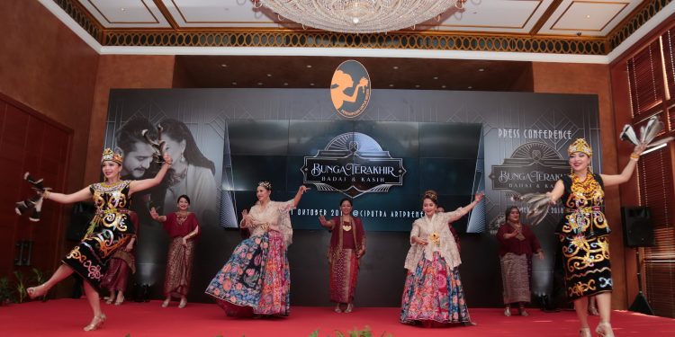 Yayasan Perempuan Untuk Negeri Gelar Drama Musikal Bunga Terakhir Badai dan Kasih Yayasan Perempuan Untuk Negeri Gelar Drama Musikal Bunga Terakhir Badai dan Kasih
