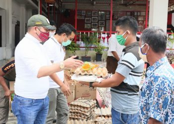 Di Tapanuli Utara 1.985 Sopir Dapat Sembako dari Bupati