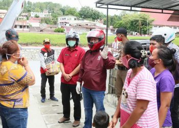 Bupati Tinjau Posko Kelurahan di Tarutung