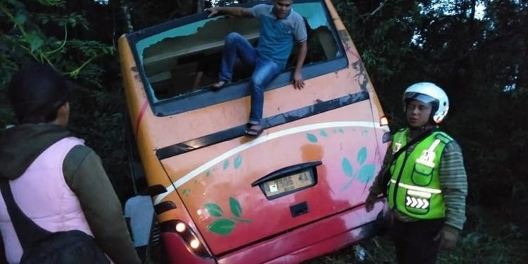 Tragis, Bus Pariwisata Anak Taman Kanak-kanak Terjun ke Jurang