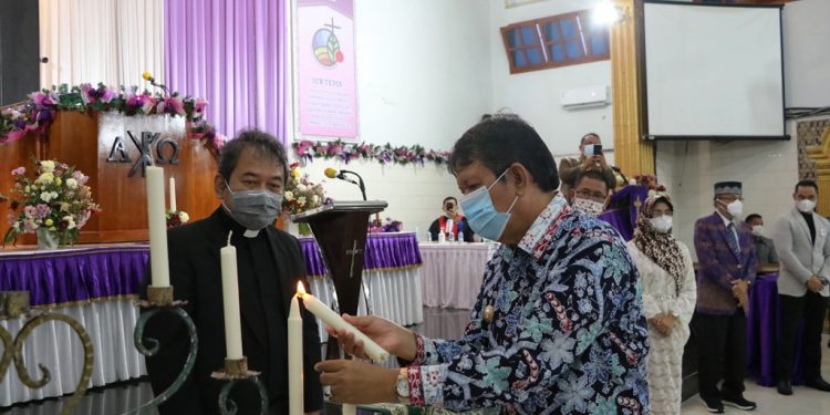 Perayaan Natal PGI di Siantar, Walikota Ajak Tokoh Gereja dan Umat Kristiani jadi Pelopor Pemersatu Bangsa Perayaan Natal PGI di Siantar, Walikota Ajak Tokoh Gereja dan Umat Kristiani jadi Pelopor Pemersatu Bangsa