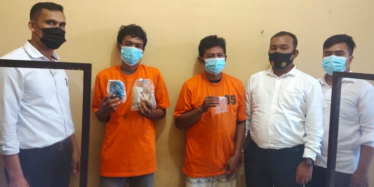 Ecer 8 Kg Ganja di Paluta dan 2 Kg di Rantauprapat, Ditangkap saat Kemasi Paket Ganja