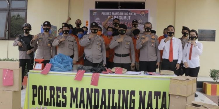 Tiga Kasus Narkoba di Pantai Barat Mandailing Natal Diungkap dalam Semalam Tiga Kasus Narkoba di Pantai Barat Mandailing Natal Diungkap dalam Semalam
