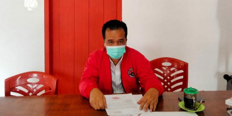 Selamatkan Lingkungan dari Kerusakan DPC PDI Perjuangan Kota Pematangsiantar Lakukan Gerakan Menanam Pohon Selamatkan Lingkungan dari Kerusakan DPC PDI Perjuangan Kota Pematangsiantar Lakukan Gerakan Menanam Pohon