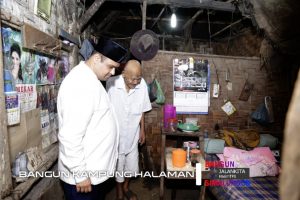 2 Keluarga Abang Adik Tinggal di Rumah Tidak Layak Huni,  Bikin Bang Hasim Menangis