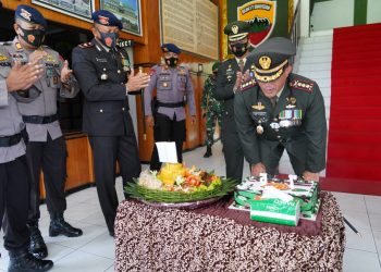 Kejutan Danyon Brimob Subden 2 B Pematang siantar Untuk Danrem 022/PT Kolonel Inf Asep Nugraha S.E.,M.Si di HUT TNI ke-75