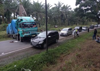 Truk Kayu TPL Merusuh di Jalan Lintas Siantar- Parapat dan Picu Kemacetan Panjang