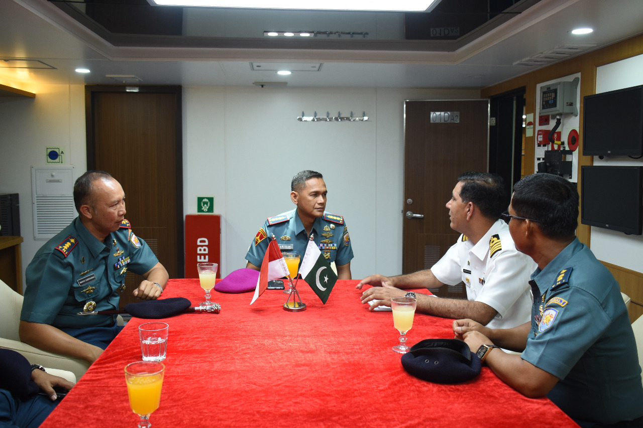 Kunjungan Persahabatan, Kapal Pakistan PMSS Kashmir (P-143) Bersandar di Pelabuhan Belawan Kunjungan Persahabatan, Kapal Pakistan PMSS Kashmir (P-143) Bersandar di Pelabuhan Belawan