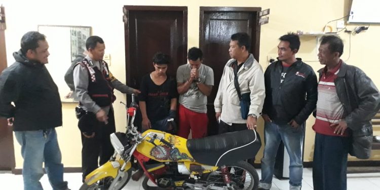 YR Boru G, Siswi SMA Cantik ini Digilir Empat Pria di Dalam Gubuk dan Sempat Difoto