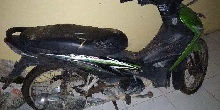 Ketahuan Curi Cabai, Tiga Pria Lari Tunggang Langgang