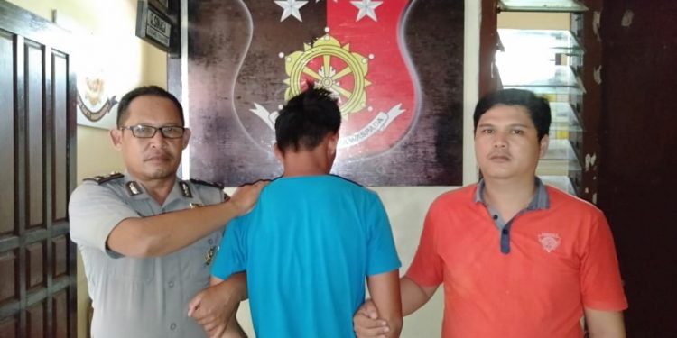 Lagi Tidurkan Anak, Mamah Muda Nyaris Ditiduri Pria Tetangga Lagi Tidurkan Anak, Mamah Muda Nyaris Ditiduri Pria Tetangga