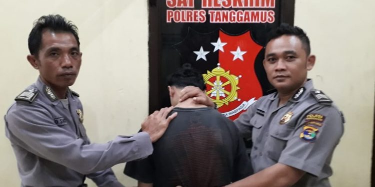 Kenalan dengan Pria di FB, Gadis Remaja ini 16 Hari Menghilang dari Rumah dan Dicabuli Belasan Kali Kenalan dengan Pria di FB, Gadis Remaja ini 16 Hari Menghilang dari Rumah dan Dicabuli Belasan Kali