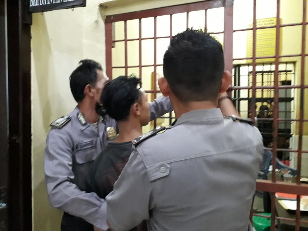 Kenalan dengan Pria di FB, Gadis Remaja ini 16 Hari Menghilang dari Rumah dan Dicabuli Belasan Kali Kenalan dengan Pria di FB, Gadis Remaja ini 16 Hari Menghilang dari Rumah dan Dicabuli Belasan Kali
