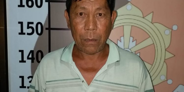 Dilaporkan Kasus Cabul, AM Siregar Diringkus Polres Tapsel dari Rumahnya Dilaporkan Kasus Cabul, AM Siregar Diringkus Polres Tapsel dari Rumahnya