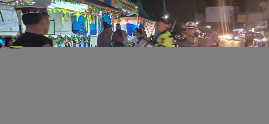 Hari Ke-Dua Lebaran, Jalan Lintas Siantar Medan Alami Kepadatan Hari Ke-Dua Lebaran, Jalan Lintas Siantar Medan Alami Kepadatan