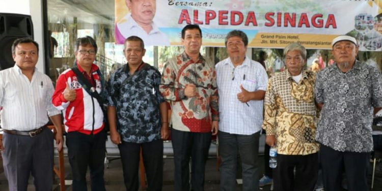 Sejumlah Akademisi, Politisi, Tokoh, Pemerhati, Jurnalis, Budayawan dan Pedagang Resah akan Siantar Sejumlah Akademisi, Politisi, Tokoh, Pemerhati, Jurnalis, Budayawan dan Pedagang Resah akan Siantar
