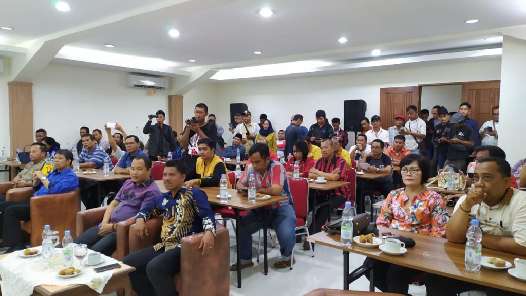 KPU Pematangsiantar Rapat Pleno Tetapkan Perolehan Kursi Parpol dan Anggota DPRD Siantar Terpilih KPU Pematangsiantar Rapat Pleno Tetapkan Perolehan Kursi Parpol dan Anggota DPRD Siantar Terpilih