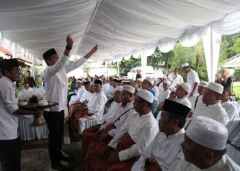 Cep Deden Muchroji Calon Haji Termuda di Siantar, Nyami Tertua