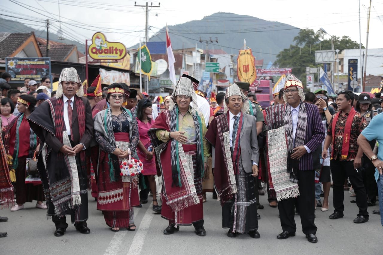 Karnaval Pesona Danau Toba 2018 Dipadati Ribuan Warga