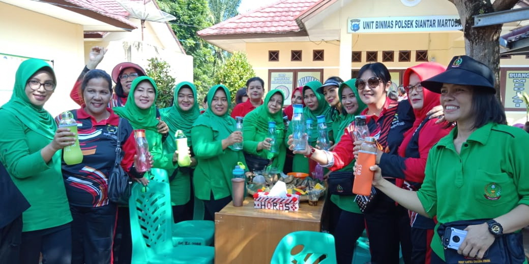 Hari Peduli Sampah 2019, Cathy Heribertus Bagikan Botol Minuman