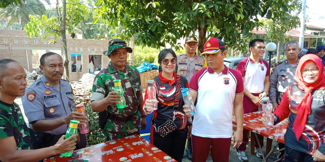 Hari Peduli Sampah 2019, Cathy Heribertus Bagikan Botol Minuman