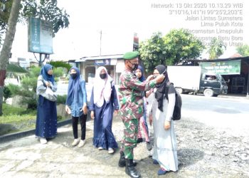 Berikan Himbauan Oleh Personel Jajaran Kodim 0208/Asahan Kepada Para Remaja Untuk Patuhi Protokol Kesehatan Anjuran Pemerintah