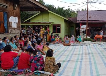 TPS Tetap Semangat Bertemu Warga di Nagori Baliju Meski Panas Terik Matahari