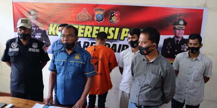 Video Cabulnya dengan Gadis 15 Tahun Diposting di Facebook, Pria ini Diciduk Polisi Video Cabulnya dengan Gadis 15 Tahun Diposting di Facebook, Pria ini Diciduk Polisi