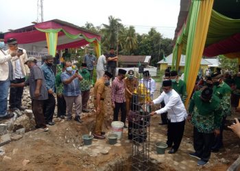 H Zonny Waldy Letakkan Batu Pertama Pembangunan Masjid Taqwa Muhammadiyah Pematang Bandar