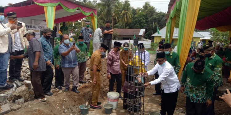 H Zonny Waldy Letakkan Batu Pertama Pembangunan Masjid Taqwa Muhammadiyah Pematang Bandar H Zonny Waldy Letakkan Batu Pertama Pembangunan Masjid Taqwa Muhammadiyah Pematang Bandar