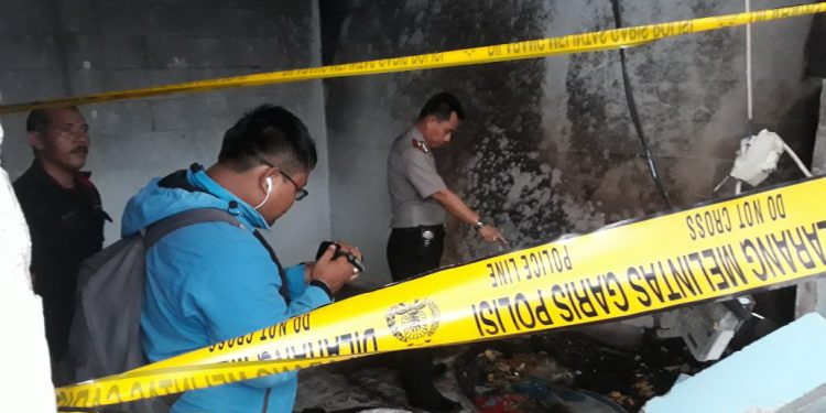Diduga Terbakar Api Cemburu, Seorang Pria Bakar Mantan Istri... Diduga Terbakar Api Cemburu, Seorang Pria Bakar Mantan Istri...