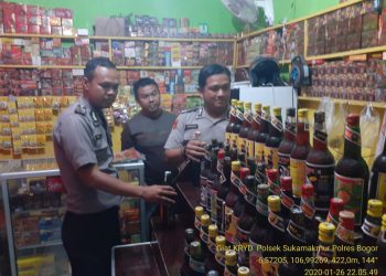 Ratusan Botol Miras dan Ciu Disita Polres Bogor