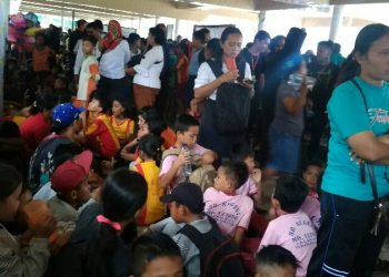 Hujan Buat Sejumlah Permainan Tertunda, Perlombaan Congklak Berlanjut