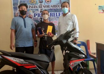 Kalah Main Judi, Hp Penjual Paket Dijambret