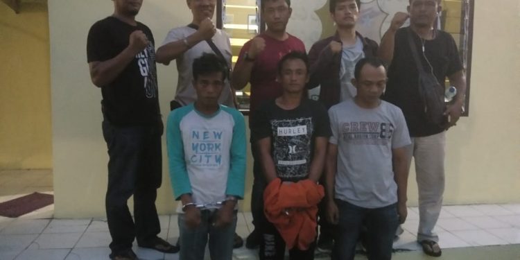 Tiga Pelaku Pencurian Kota Suara KPU Simalungun Ditangkap Tiga Pelaku Pencurian Kota Suara KPU Simalungun Ditangkap
