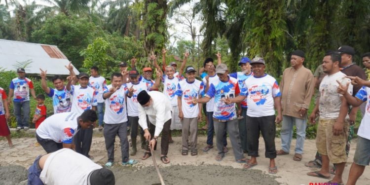 Belum Apa-apa, Hasim Sudah Perbaiki Jalan Perbatasan Kampung Muslimin-Nagur Usang Belum Apa-apa, Hasim Sudah Perbaiki Jalan Perbatasan Kampung Muslimin-Nagur Usang