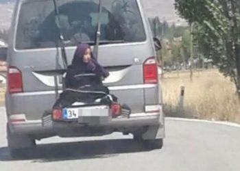 Ya Allah... Pria Ini Tega Ikat Putrinya di Belakang Mobil yang Melaju Kencang