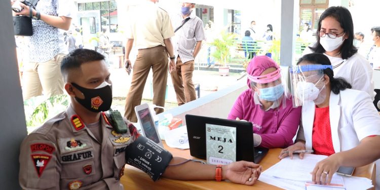 Vaksinasi Covid-19 di Siantar Dimulai