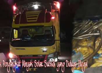 Truk Pengangkut Minyak Solar Bersubsidi Dihadang Warga di Depan Kantor Polisi