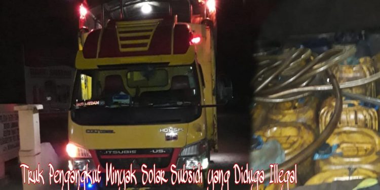 Truk Pengangkut Minyak Solar Bersubsidi Dihadang Warga di Depan Kantor Polisi