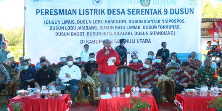 Bupati Taput Resmikan Listrik Masuk 9 Dusun di Desa Torhonas