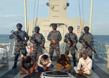 TNI AL Tangkap Lima Pencuri yang Gunakan Dua Speed Boat di Selat Singapura