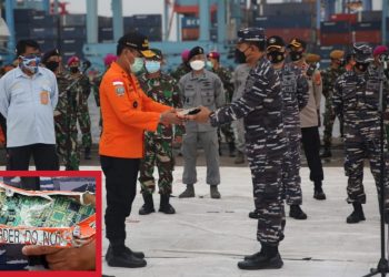 Tim SAR Gabungan TNI AL Serahakan Temuan Hari Kesembilan Pencarian SJ 182