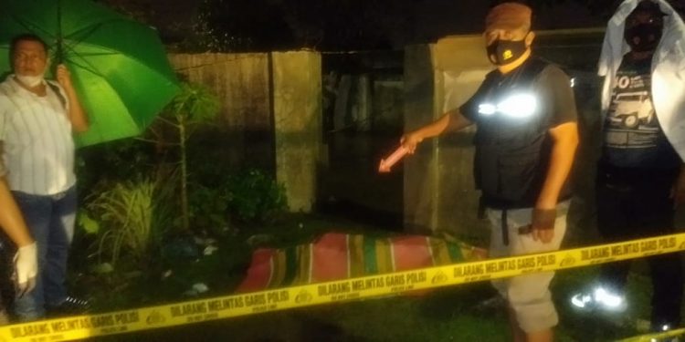 Diduga Dihabisi Orang Dekat, Seorang Wanita Ditemukan Tewas Dengan 11 Luka Tikaman Diduga Dihabisi Orang Dekat, Seorang Wanita Ditemukan Tewas Dengan 11 Luka Tikaman