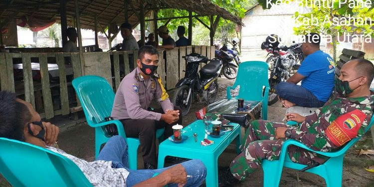 Kompak, Personel Kodim 0208/Asahan Melalui Babinsa Dan Babinkamtibnas Adakan Komsos Bersama Masyarakat Kompak, Personel Kodim 0208/Asahan Melalui Babinsa Dan Babinkamtibnas Adakan Komsos Bersama Masyarakat