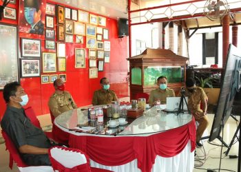 Menkeu Beri Penghargaan kepada Bupati Taput sebagai Peraih Opini WTP 5 kali Berturut-turut