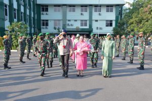 Pangdam I/BB Mayjen TNI Hassanudin Melepas Kapoldasu Irjen Pol Martuani Sormin